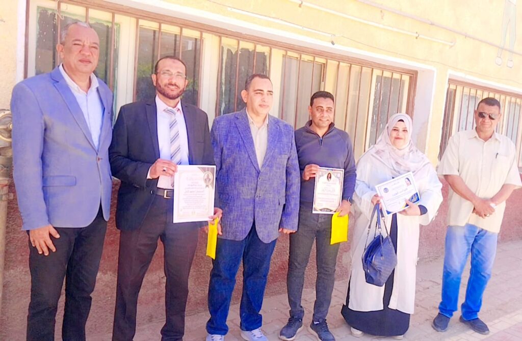 1000220325-1024x670 مدير تعليم دراو  يشهد تكريم الثانوية بنات