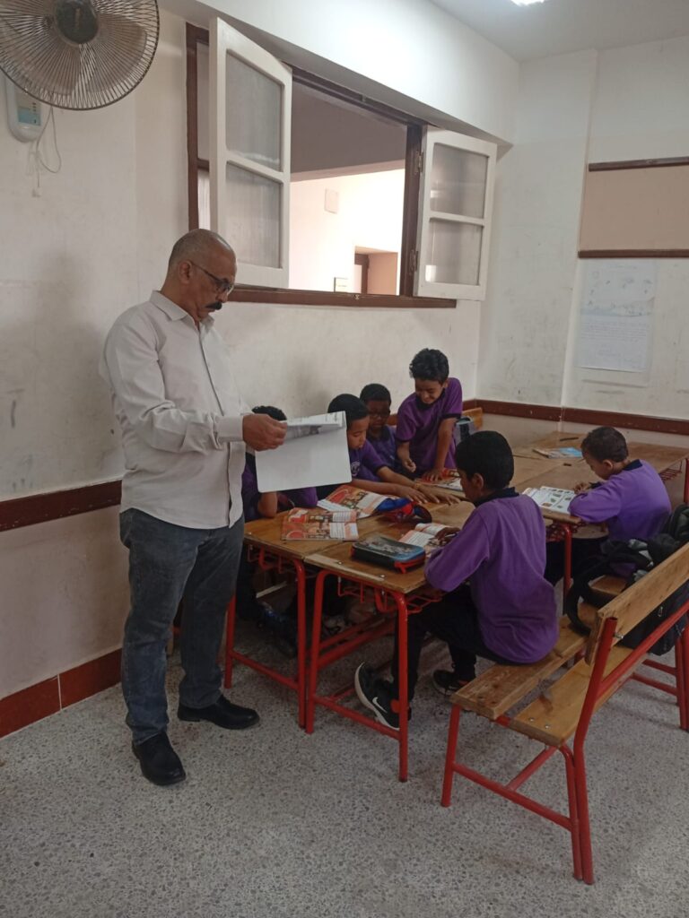 1000227005-768x1024 وكيل الاداره في متابعة انتظام العملية التعليمية بمدرسة دراو الرسمية للغات