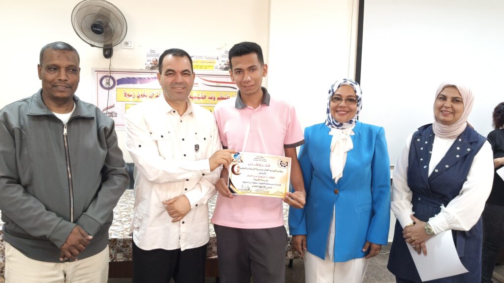 1000325418-1024x576 بالصور .. وكيل تعليم أسوان يكرم الفائزين فى المسابقات الرمضانية لتوجيه الدراسات الاجتماعية