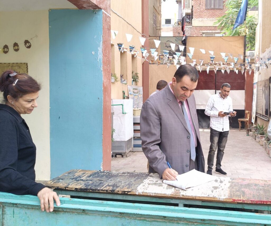 668389399_1390755049747519_9010996677395048409_n-1024x856 بالصور ..وكيل الوزارة يتابع ختام امتحانات شهر مارس وانتظام سير العملية التعليمية بعدد من مدارس إدارة أسوان.