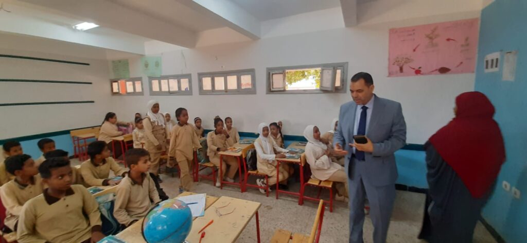 IMG-20260421-WA0020-1024x472 وكيل تعليم أسوان يتفقد مدرستي الشطب الابتدائية والشهيد عمرو حسين بدراو.. ويؤكد: تنمية مهارات القراءة والكتابة أولوية أساسية