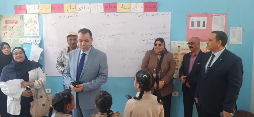 IMG-20260421-WA0032-1024x472 وكيل تعليم أسوان يتفقد مدرستي الشطب الابتدائية والشهيد عمرو حسين بدراو.. ويؤكد: تنمية مهارات القراءة والكتابة أولوية أساسية