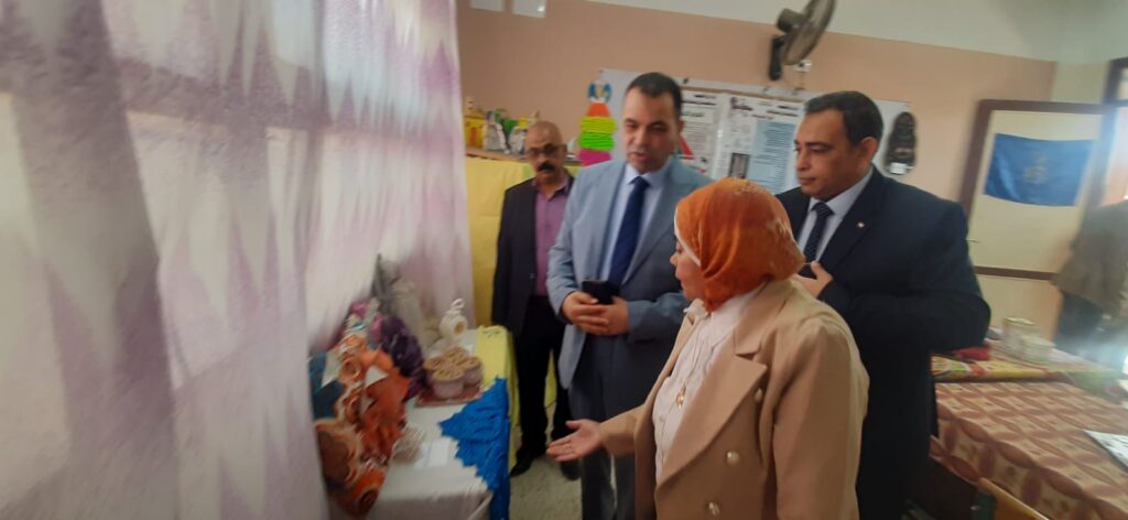 IMG-20260421-WA0073-1024x472 وكيل تعليم أسوان يشهد افتتاح معرض الأنشطة التربوية وتكريم المتميزين بمدرسة الشهيد عمرو حسين الإعدادية بدراوالثلاثاء 21 أبريل 2026