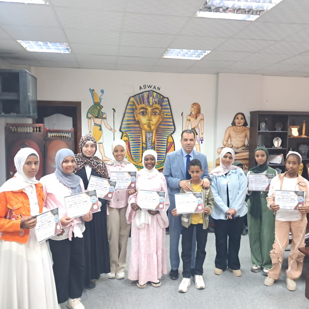 _١٢٣٢٥٤-1024x1024 وكيل تعليم أسوان يكرم طلابًا متميزين وموجهيهم الأوائل في مسابقة الإلقاء الشعري على مستوى الجمهورية