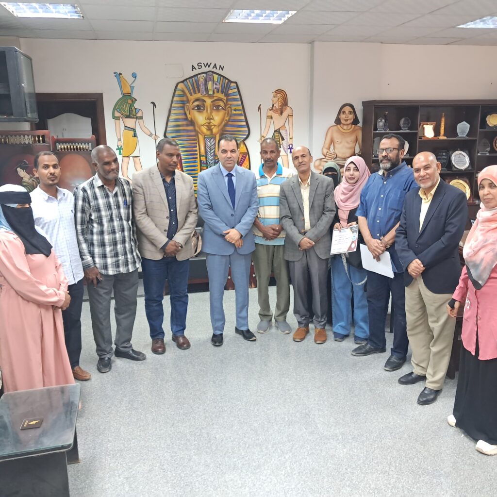 _١٢٣٣٣٩-1024x1024 وكيل تعليم أسوان يكرم طلابًا متميزين وموجهيهم الأوائل في مسابقة الإلقاء الشعري على مستوى الجمهورية