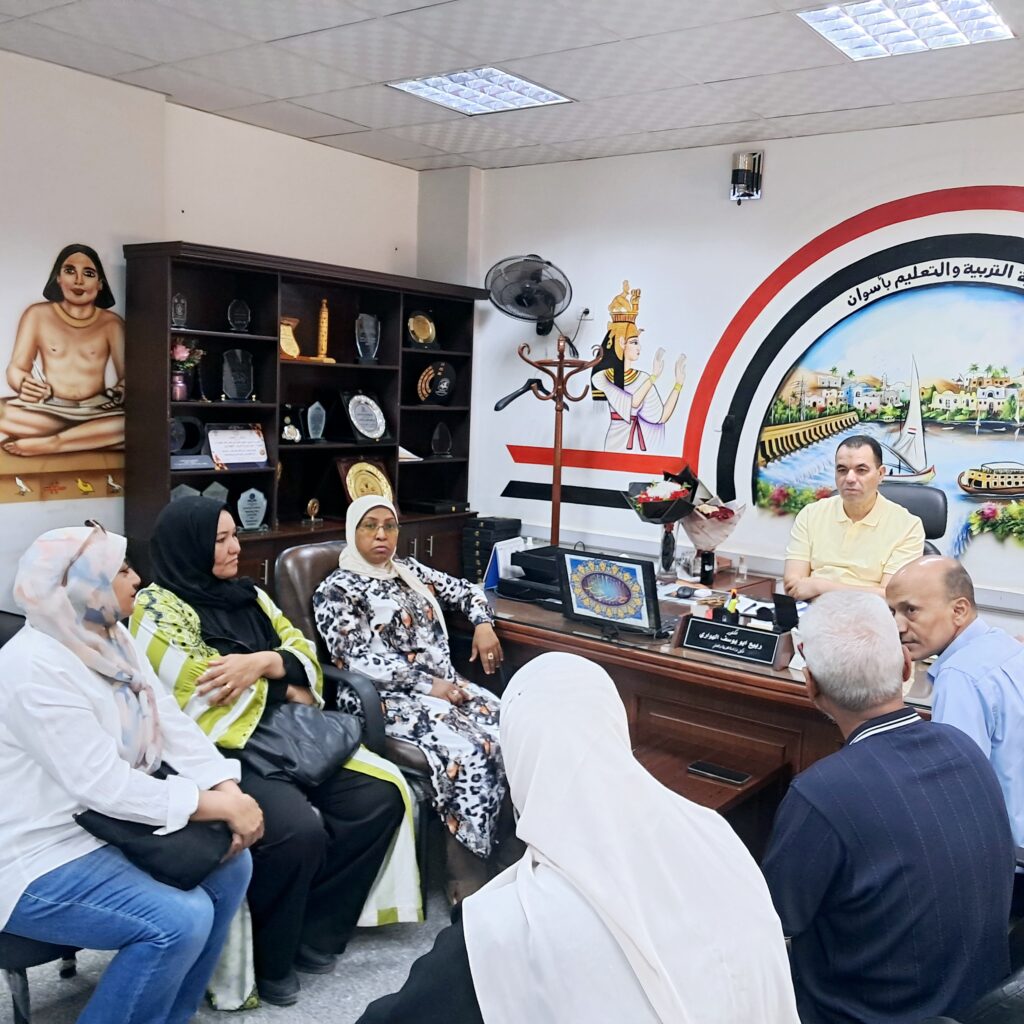 _١١٢١١٩-1024x1024 وكيل وزارة التربية والتعليم بأسوان يترأس اجتماعًا لمتابعة خطة الأنشطة الصيفية ويؤكد تكاملها مع البرنامج العلاجي